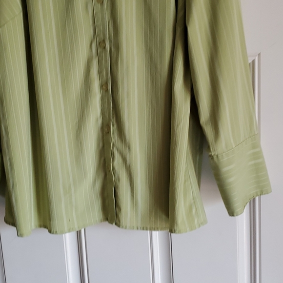 💙 Maggie Barnes button-down blouse. Size 1X - Picture 2 of 7